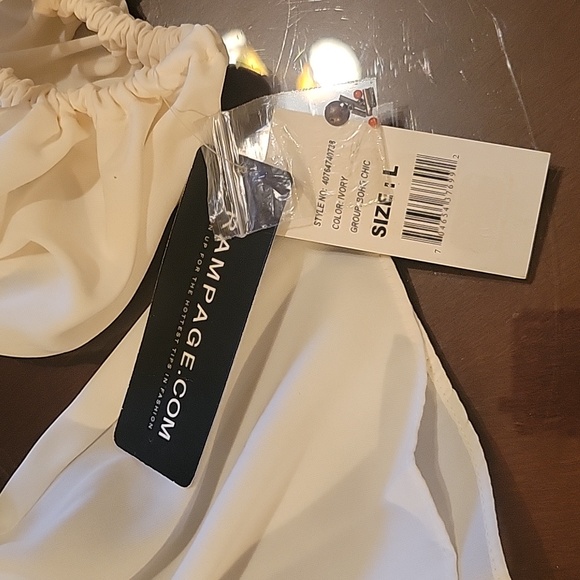 Gorgeous Rampage Cream Blouse - Picture 5 of 7